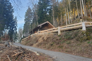 Hütte am Wegesrand - Wegpunkt 3 entlang der Tour